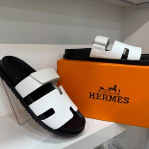 ابيض مع أسود كبير